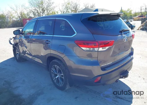 2018 Toyota Highlander Le Plus from USA, damaged, VIN 5TDBZRFH2JS497437